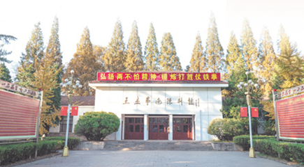 王杰精神过去是、现在是、将来永远是我们的宝贵精神财富，要*av女优
践行王杰精神，让王杰精神绽放新的时代光芒。